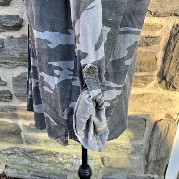 Express Camo Button Up - Picture 3 of 7